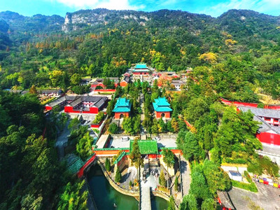 武當(dāng)山風(fēng)景區(qū)實(shí)施“一票制”游覽 景區(qū)管理迎來新篇章